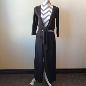 Cabi 2 piece outfit capris with 3/4 sleeve jacket